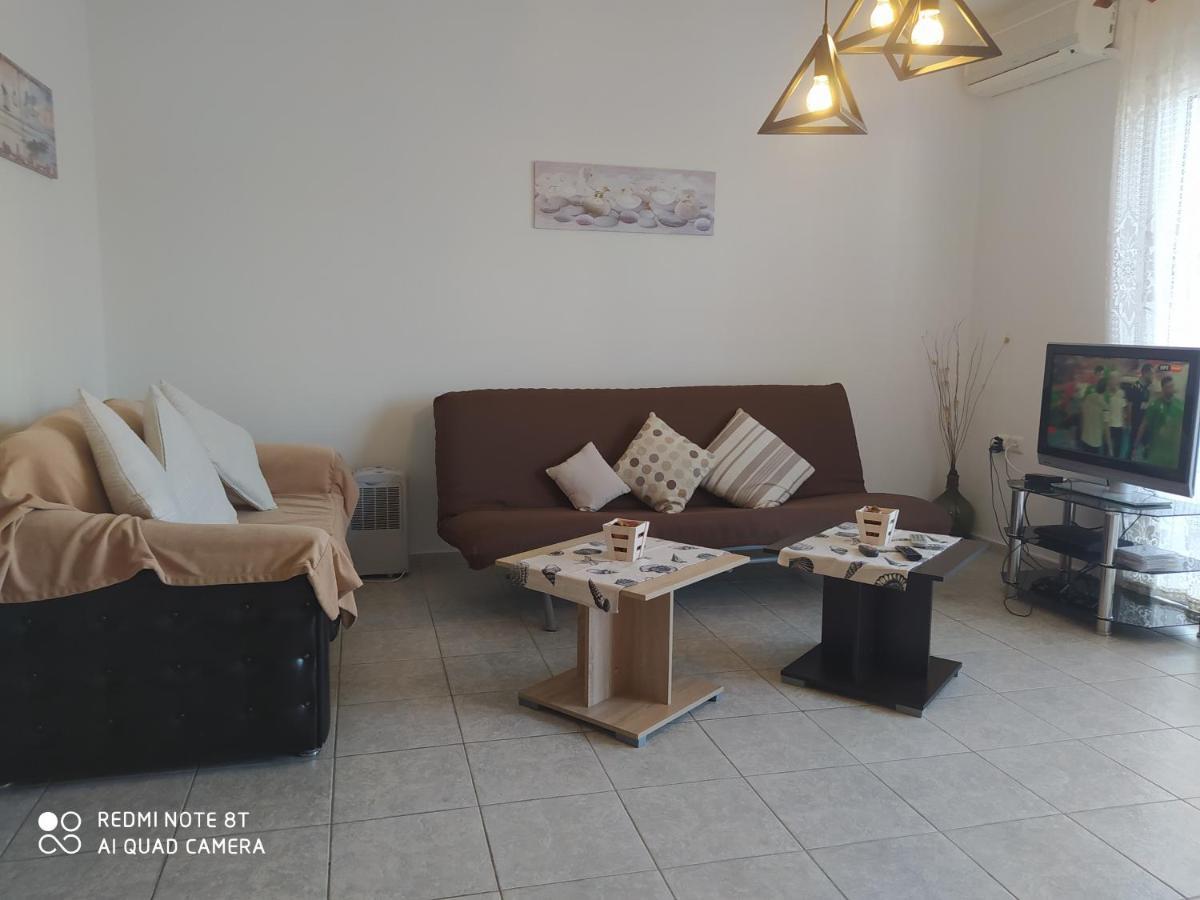 Sea And Sky Apartment เนอาเปรามอส ภายนอก รูปภาพ